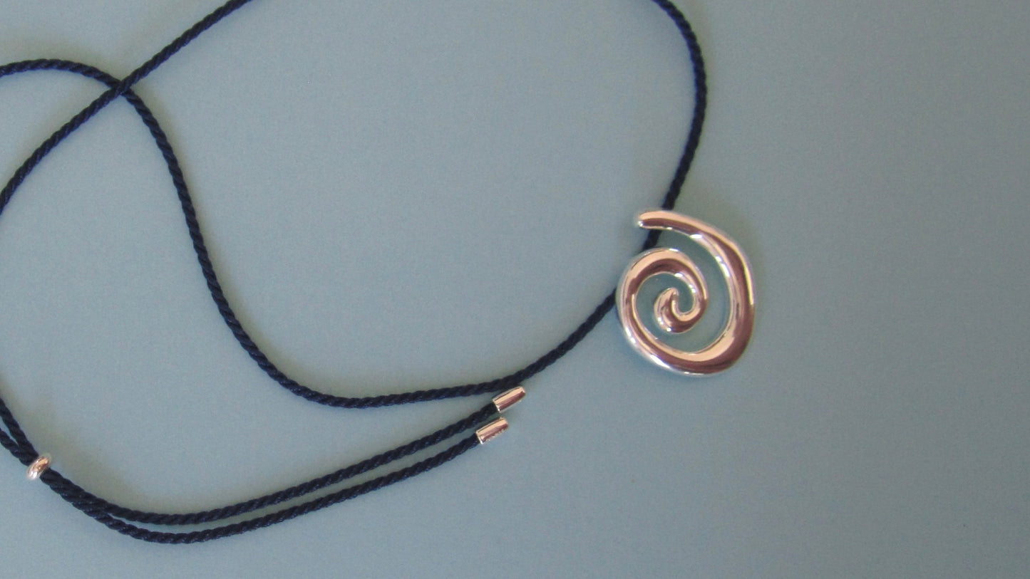 Flo Necklace Deep Blue