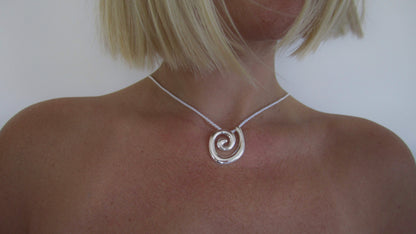 Flo Necklace White